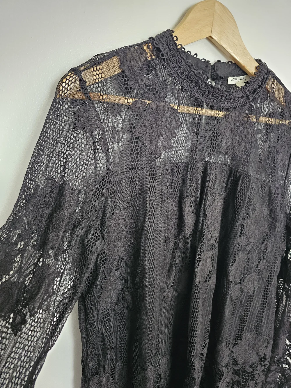 Ultra Pink Sheer Lace Boho Blouse Scalloped Edge Black Size L Mock Neck Romantic - Picture 5 of 10